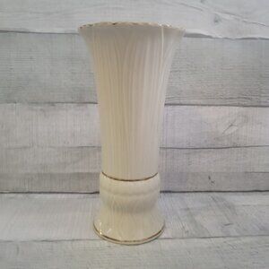 Vintage Toyo Japan Ceramic Vase With Gold Trim Fluted Design Off-White